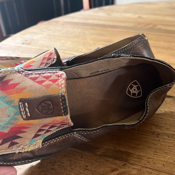 Ariat Copper Metallic Aztec Cruisers - Picture 5 of 6